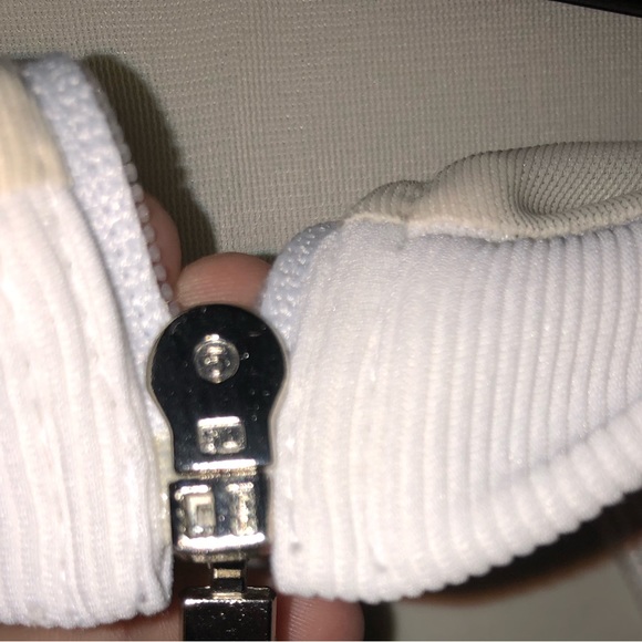 πΉ-White zip up front skirt- - Picture 5 of 9